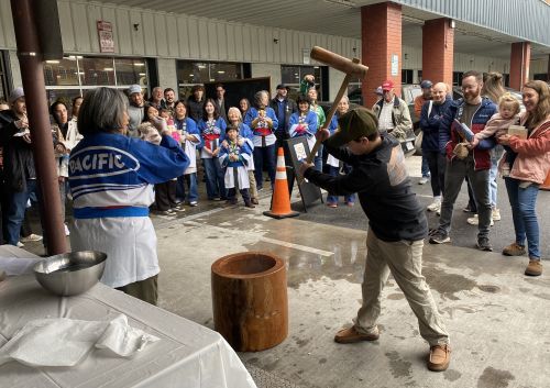 米国SPU 　地域の皆さんと餅つき大会開催